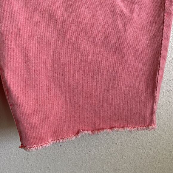 Style & Co Bermuda Short mid rise Size 18 Cherry Bliss color - Picture 2 of 7